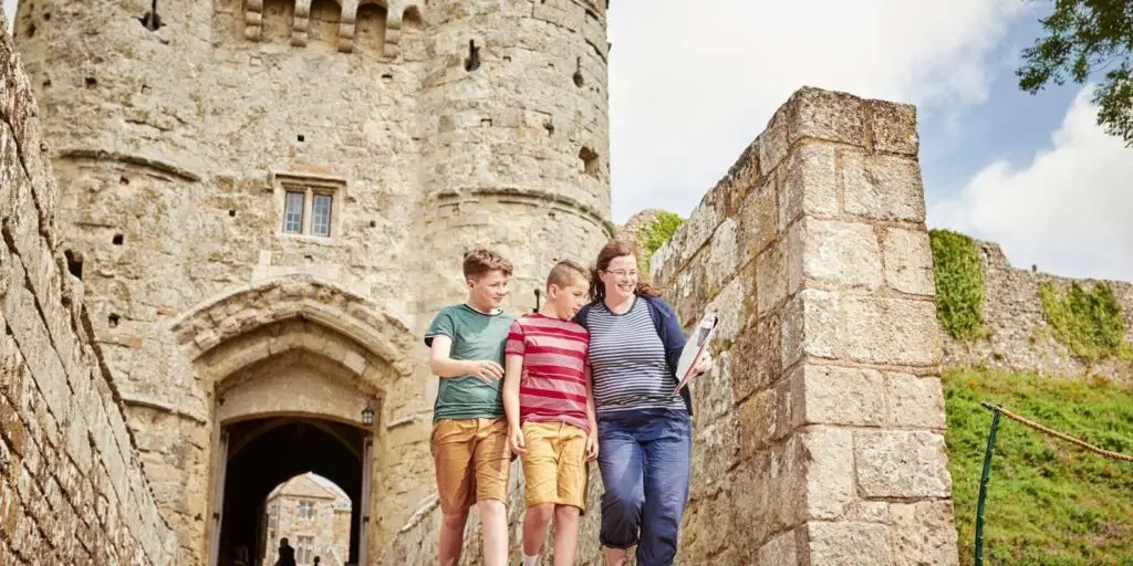 Outdoor Activities Isle Of Wight - Isle Of Wight Outdoor Activities - Carisbrooke Castle Isle Of Wight Outdoor Activities Isle Of Wight - Isle Of Wight Outdoor Activities - Carisbrooke Castle Isle Of Wight